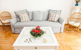 Cozy Apt With Lycabettus View!