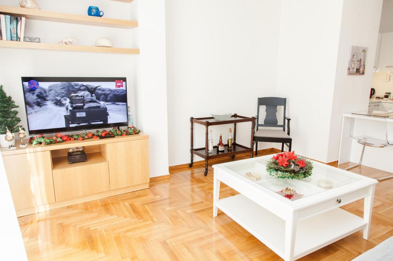 Cozy Apt With Lycabettus View! Daire Atina Dış mekan fotoğraf